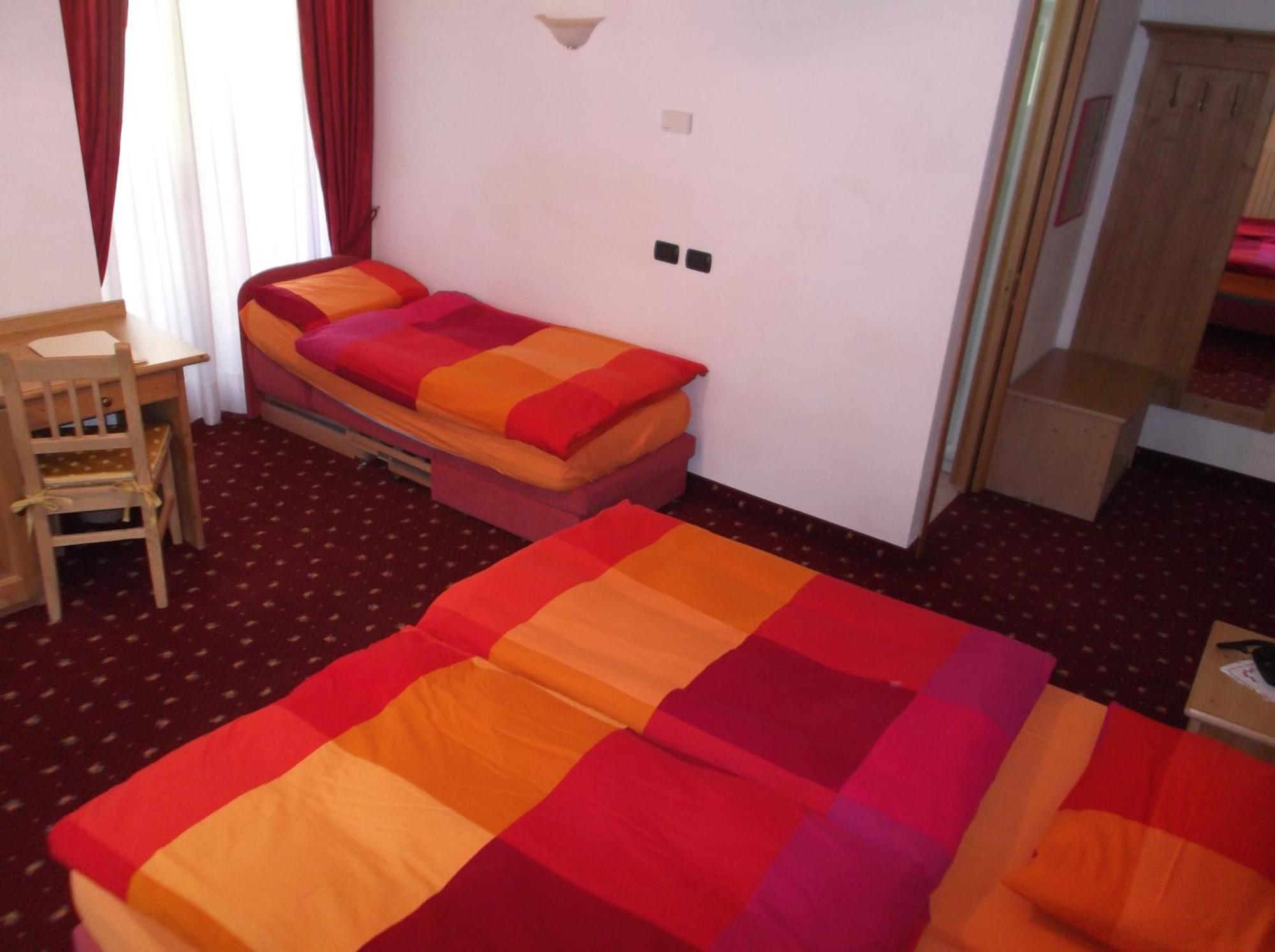 Hotel Tyrolia Malga Ciapela Esterno foto