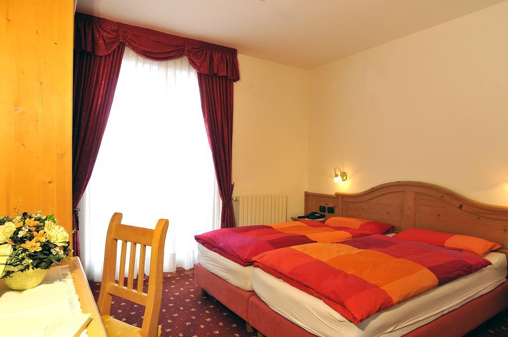 Hotel Tyrolia Malga Ciapela Esterno foto
