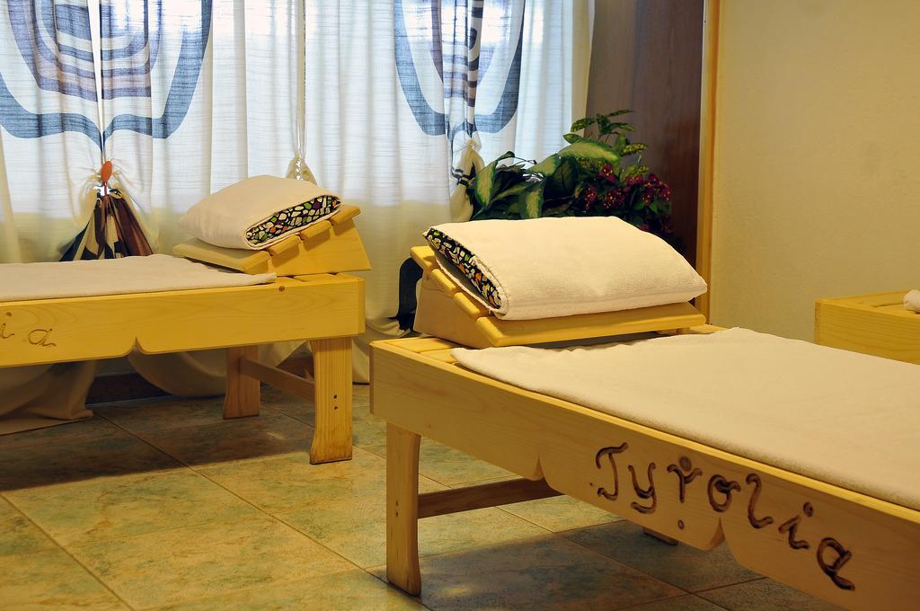 Hotel Tyrolia Malga Ciapela Esterno foto