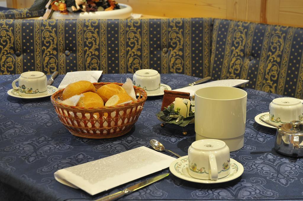 Hotel Tyrolia Malga Ciapela Esterno foto